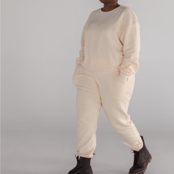 SOLD kindly her days like these set in butter - Picture 2 of 4